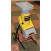 Image 1 : 2.5 HP CHIPPER SHREDDER