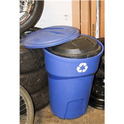 RUBBERMAID GARBAGE CAN AND RECYCLING BIN