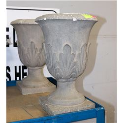 LOT OF 2 FLOWER POTS