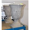 Image 1 : LOT OF 2 FLOWER POTS