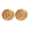 Image 1 : Chanel Gold CC Round Disk Hammered Large Clip On Earrings