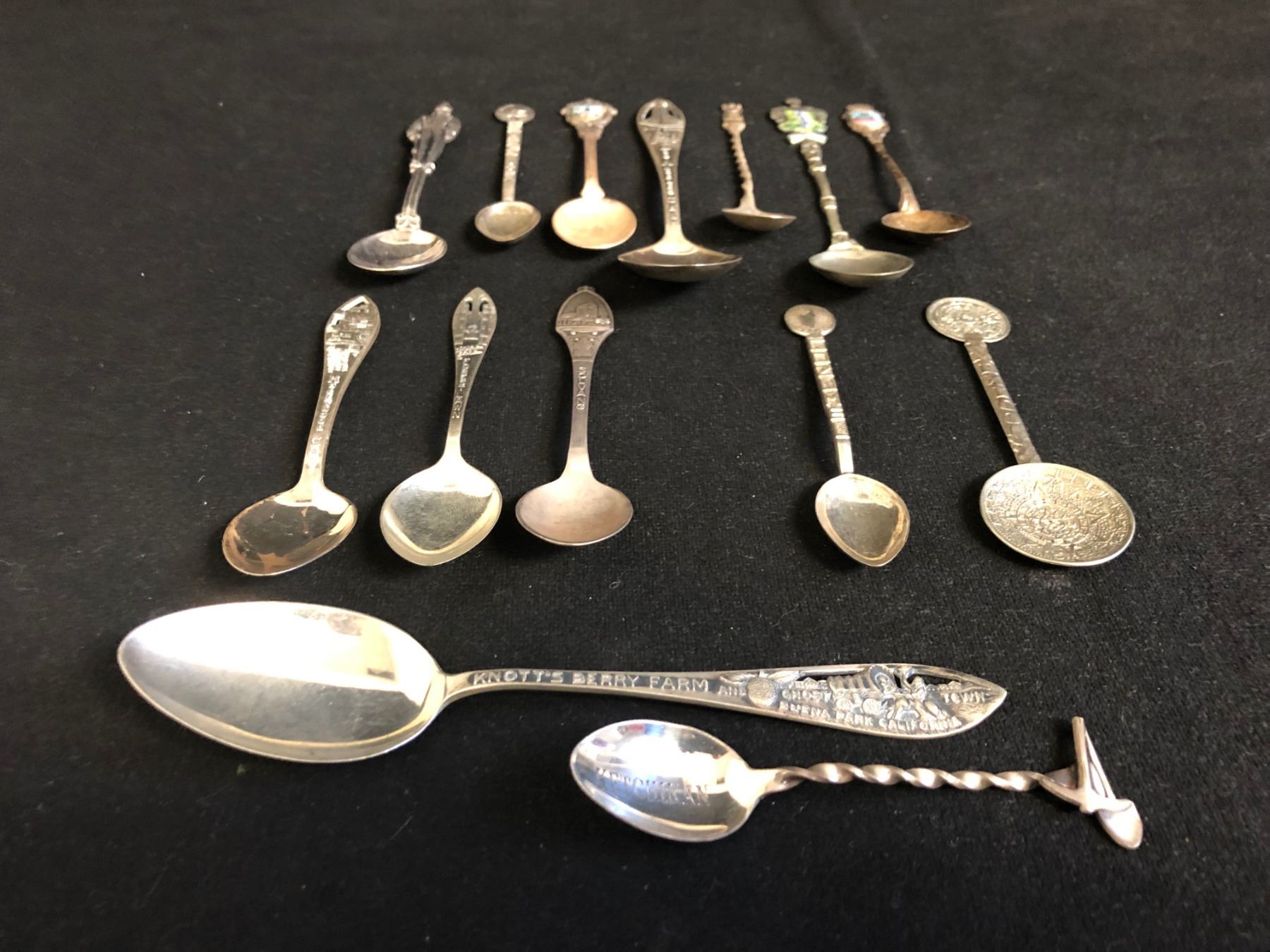COLLECTIBLE VINTAGE SILVER SPOONS LOT collectible-vintage-silver-spoons-lot