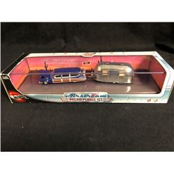 HOT WHEELS AIRSTREAM DREAM VEHICLE SET