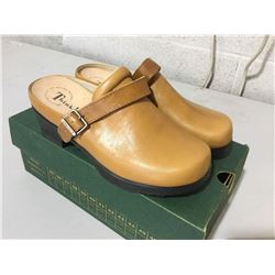 Ana-Tech Tan Clogs Size 38W