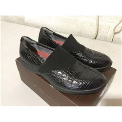 AravonJenna Slip On- Black Size 7