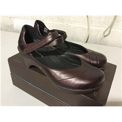 Aravon Maya Burgundy Size 7