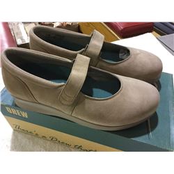 Ladies Taupe NubuckShoe with Velcro Strap 7W