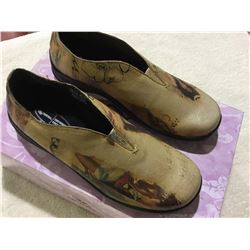 Ladies Medium Tan Printed Slip-on Shoe- size 7