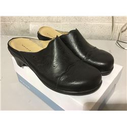 Aravon Womens Maddie Black- Size 12