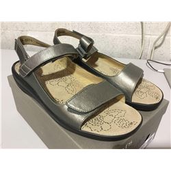 KumfsMarilyn Pewter Size 12-12.5