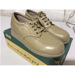 Drew Villager Taupe Calfskin Size 8.5