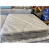 Image 1 : FLOOR MODEL DISPLAY King Size Euro Top Mattress