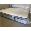 Image 2 : FLOOR MODEL DISPLAY Queen Size Euro Top Mattress