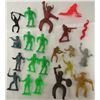 Image 1 : VINTAGE FOR APACHE TOY PLUS EXTRAS!
