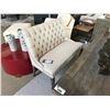 Image 2 : 6 PIECE RECLAIMED WOOD DINNING TABLE SET INCLUDING: BORDEAUX TABLE, 4 HOOKER OVAL BACK SIDE CHAIRS,