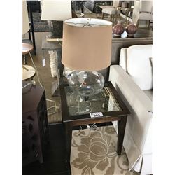 MODERN SPOT TABLE WITH TABLE LAMP