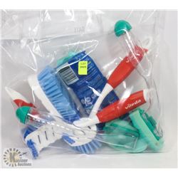 BAG OF ASSORTED SCRUBBERS, SOME WITH HANDLES