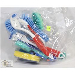 BAG OF ASSORTED SCRUBBERS, SOME WITH HANDLES