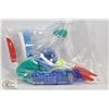 Image 1 : BAG OF ASSORTED SCRUBBERS, SOME WITH HANDLES