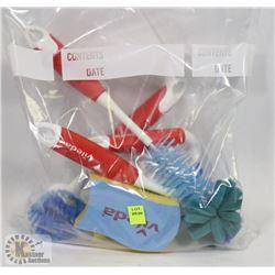 BAG OF ASSORTED SCRUBBERS, SOME WITH HANDLES