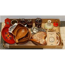 FLAT OF DECORATIVE CERAMICS AND MORE