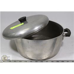 WEAREVER CASSEROLE POT