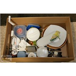 BOX OF KITCHEN/HOUSEWARES