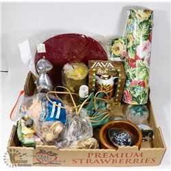 FLAT OF MISC HOUSEHOLD ITEMS