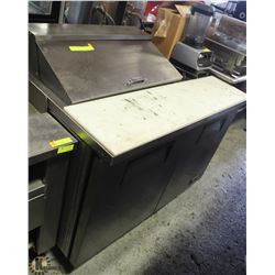 48" TRUE SANDWICH PREP TABLE/REFRIGERATOR