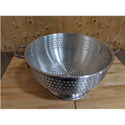 11QT HEAVY ALUMINUM COLANDER WITH BASE