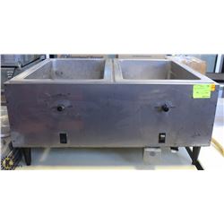 2 WELL FOOD WARMER