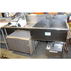 QUEST 2 WELL SINK W/ DRAINBOARD & FAUCET