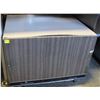 Image 1 : MANITOWOC SERIES 600 ICE MAKER