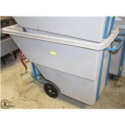 KLETON POLYETHYLENE TILT TRUCK MN981