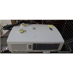 HOT-WATER ON-DEMAND HEATER W/ GAS REGULATOR