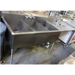 3 WELL SINK W/ RUNOFF & HANDWASH SINK