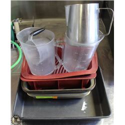 5 METAL BAKING LOAF TINS WITH 2 SILICONE BAKING