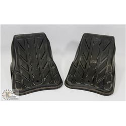 LOT OF 2 REESE TOW POWER WEDGES