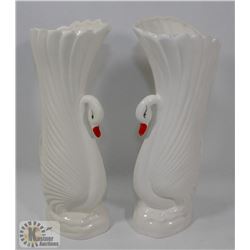 SET OF 2 SWAN VASES.