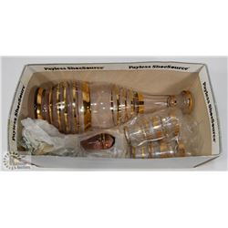 WINE DECANTER AND GLASSES.