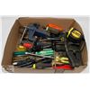 Image 1 : BOX OF 36 MISC SCREWDRIVERS C/W CLAMP VISE &