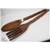 Image 1 : SPOON AND FORK WOOD STYLE 36" LONG