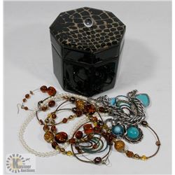 CYNTHIA ROWLEY NEW YORK GLASS JEWELRY/ TRINKET