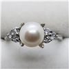 Image 1 : 182) STERLING SILVER FW PEARL RING