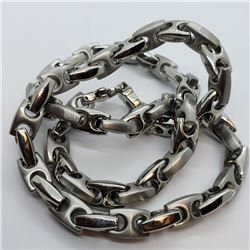 196) STAINLESS STEEL CHAIN NECKLACE