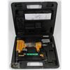 Image 1 : BOSTITCH AIR NAILER WITH CASE
