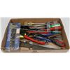 Image 1 : ESTATE FLAT OF VARIOUS TOOLS
