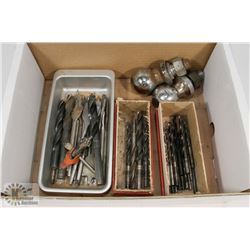 FLAT OF DRILL BITS AND 2 BALLS FOR A HITCH