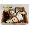 Image 1 : BOX OF ORNAMENTS AND COLLECTIBLES WITH 2 ROBERT