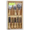 Image 1 : SET OF 8 SMALL KNIVES IN WOODEN BOX